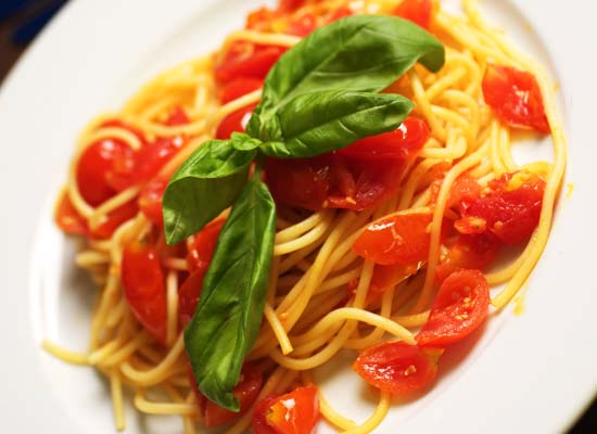 Spaghetti with cherry tomatoes